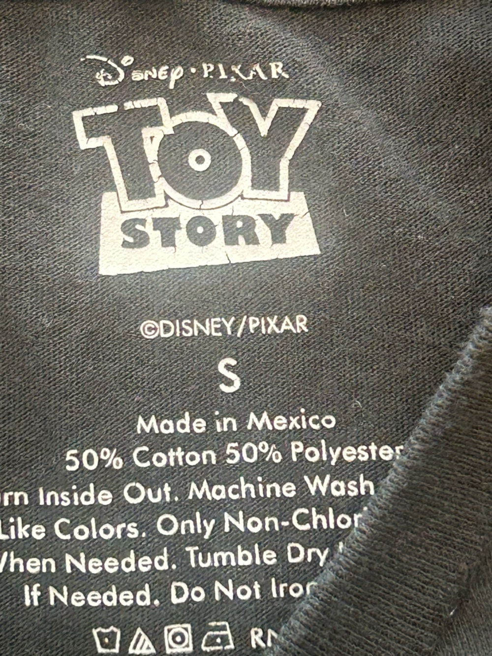 Disney Pixar black crewneck Toy Story Pizza Planet the claw one pocket tee SM - Picture 6 of 7